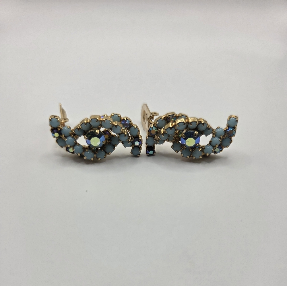 VTG 1960s Blue & Gold AB Rhinestone Wave/Swirl Brooch And Clip Earrings UNSIGNED - Picture 8 of 12